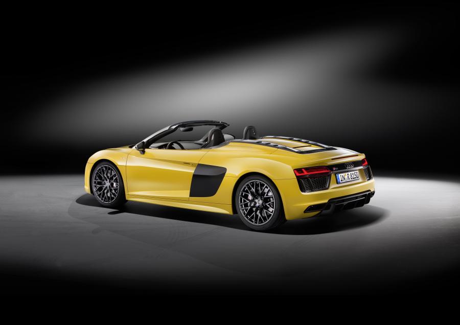  Audi R8 Spyder V10 2016 года  (WW) (фото 26 из 61)